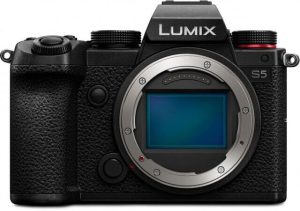 Panasonic Lumix DC-S5